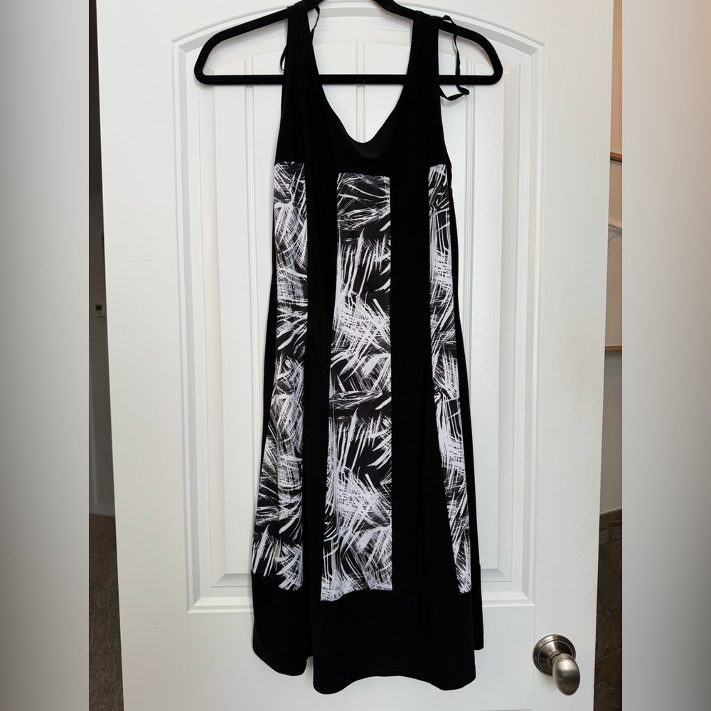 Black & White Patterned Sleeveless Dress